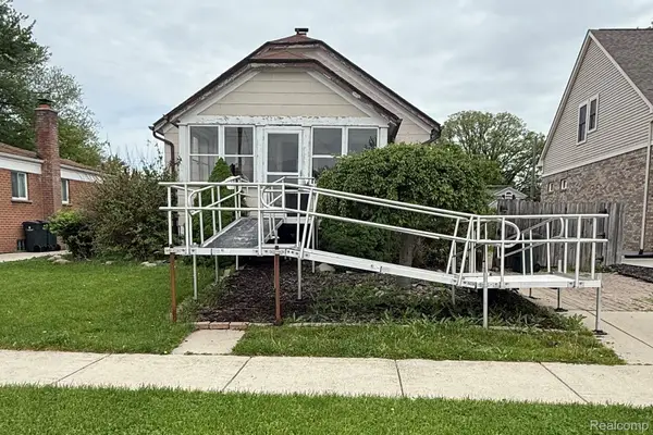 23141 Euclid Street, StClairShores, MI 48082