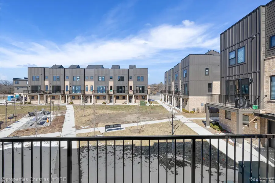 1041 Hampton Circle #43, Detroit, MI 48207 - #2