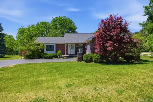 16362 Paddock Club Boulevard, Linden, MI 48451