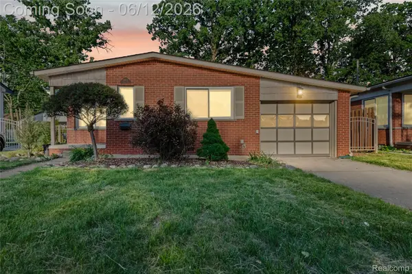 30772 J Carls Street, Roseville, MI 48066