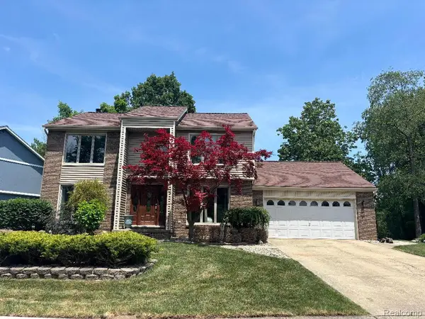 2136 Millstream Drive, Wixom, MI 48393