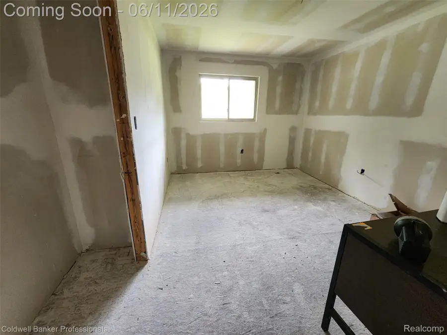 27391 Spring Arbor Drive, Southfield, MI 48076 - #2