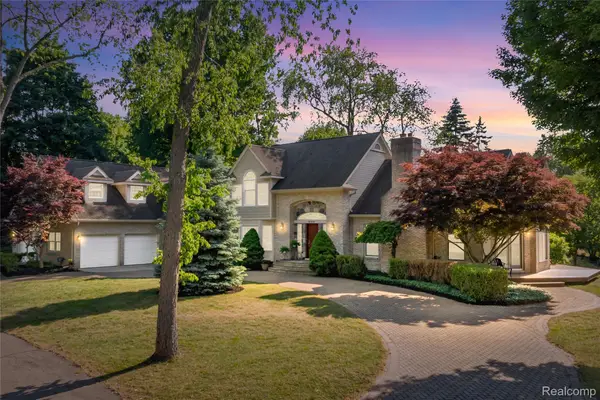 905 Spring Drive, Northville, MI 48167