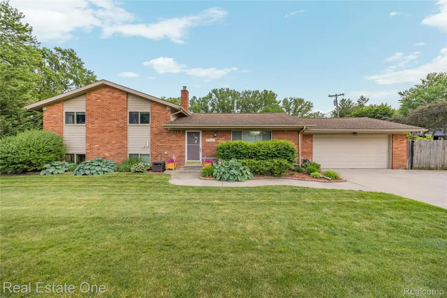 24100 Alpine Street, Clinton Township, MI 48036 - #2