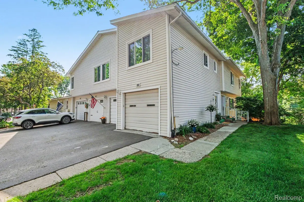 838 Corners Court, Orion, MI 48362 - #1