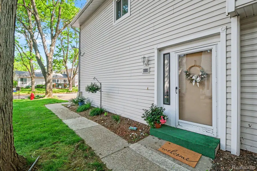 838 Corners Court, Orion, MI 48362 - #3