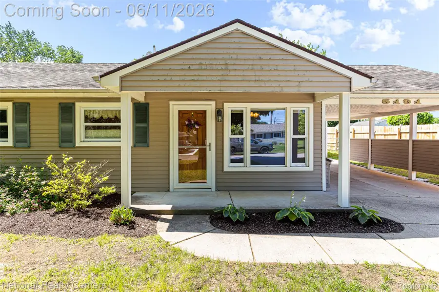 5191 Lynsue Lane, Waterford, MI 48327 - #2