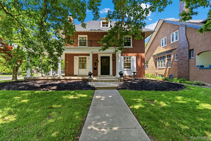 806 W Oliver Street, Owosso, MI 48867 - #2