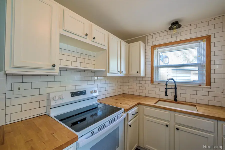 3834 Oakshire Avenue, Berkley, MI 48072 - #3