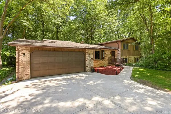 6218 Sturgeon Creek Parkway, Midland, MI 48640