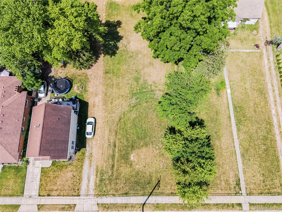 27335 Maple Street, Roseville, MI 48066 - #2