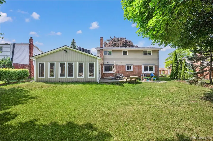 16625 Monticello Drive, Clinton, MI 48038 - #2