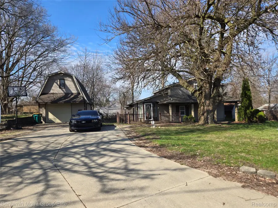 757 Louisa Street, Mount Morris, MI 48458 - #2