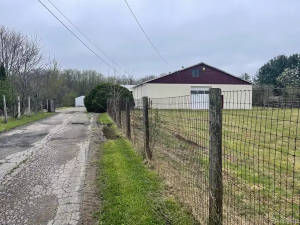 8261 Fenton Road, GrandBlanc, MI 48439