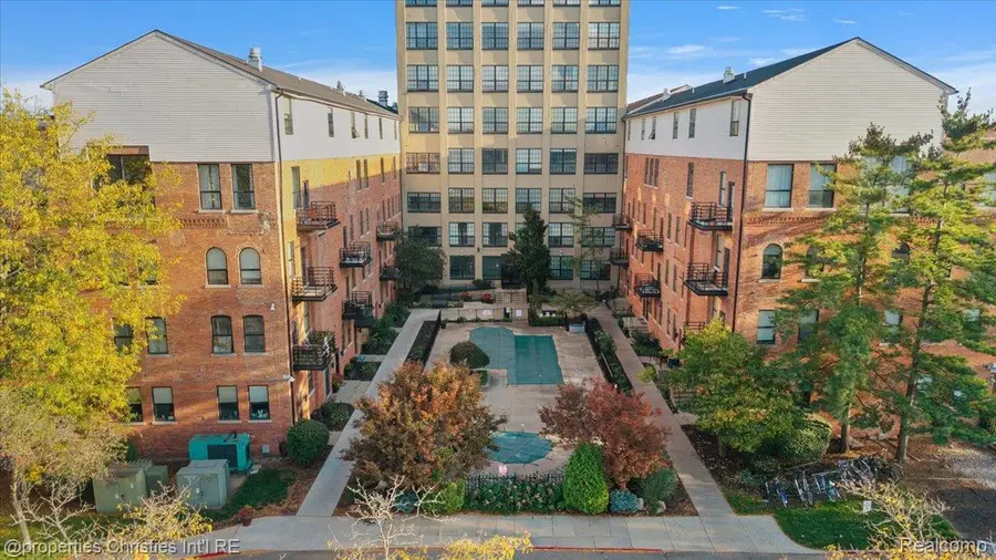 6533 E Jefferson Avenue #307, Detroit, MI 48207 - #3