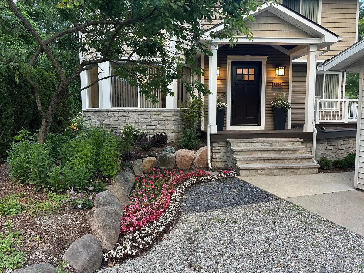 524 Fernhurst Court, Orion, MI 48362 - #1