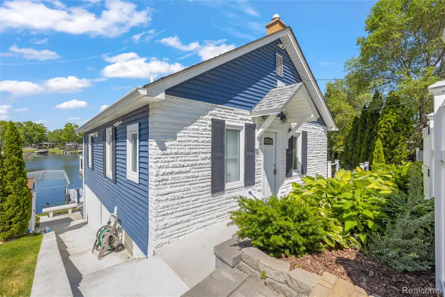 4661 Sashabaw Road, Waterford, MI 48329 - #2