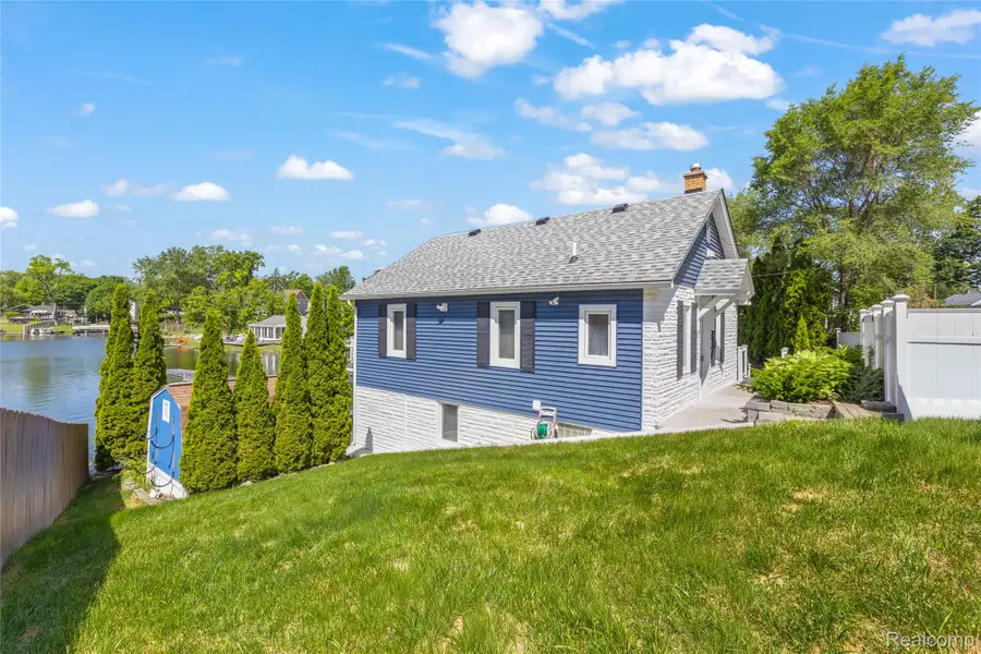 4661 Sashabaw Road, Waterford, MI 48329 - #3