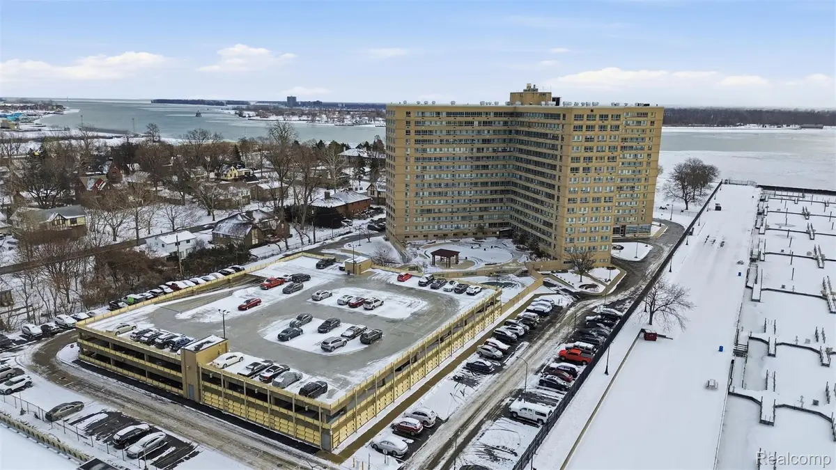 8900 E Jefferson Avenue #603, Detroit, MI 48214 - #1