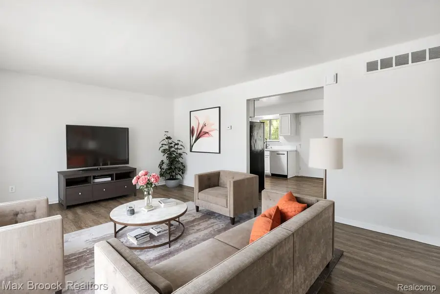 23656 Lahser Road, Southfield, MI 48033 - #3