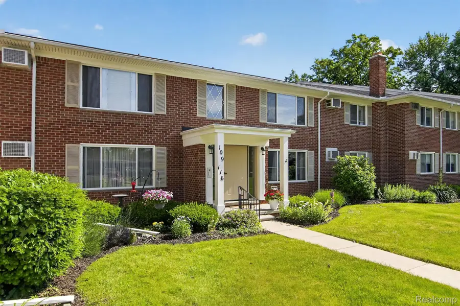 24111 Meridian Road #116, Grosse Ile, MI 48138 - #2