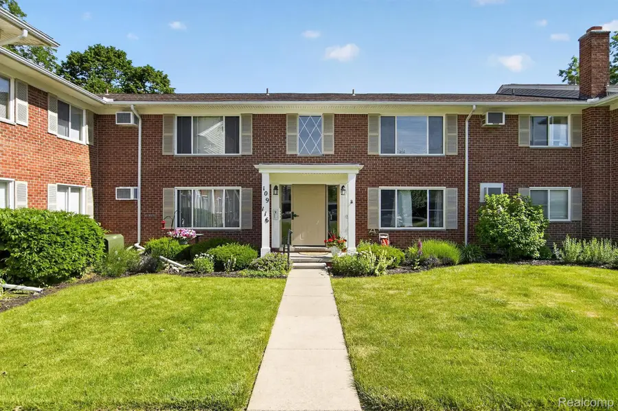 24111 Meridian Road #116, Grosse Ile, MI 48138 - #3