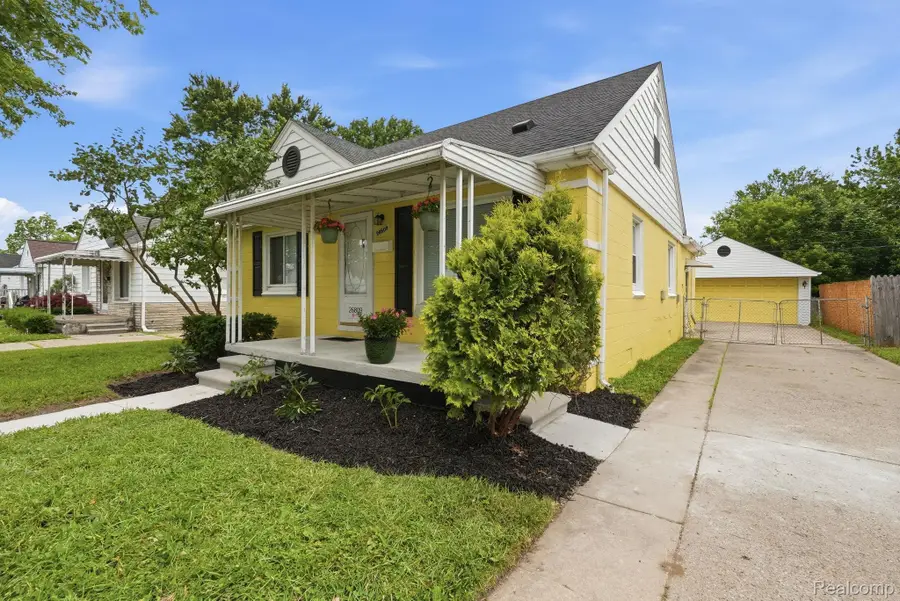 26809 Hollywood Street, Roseville, MI 48066 - #2