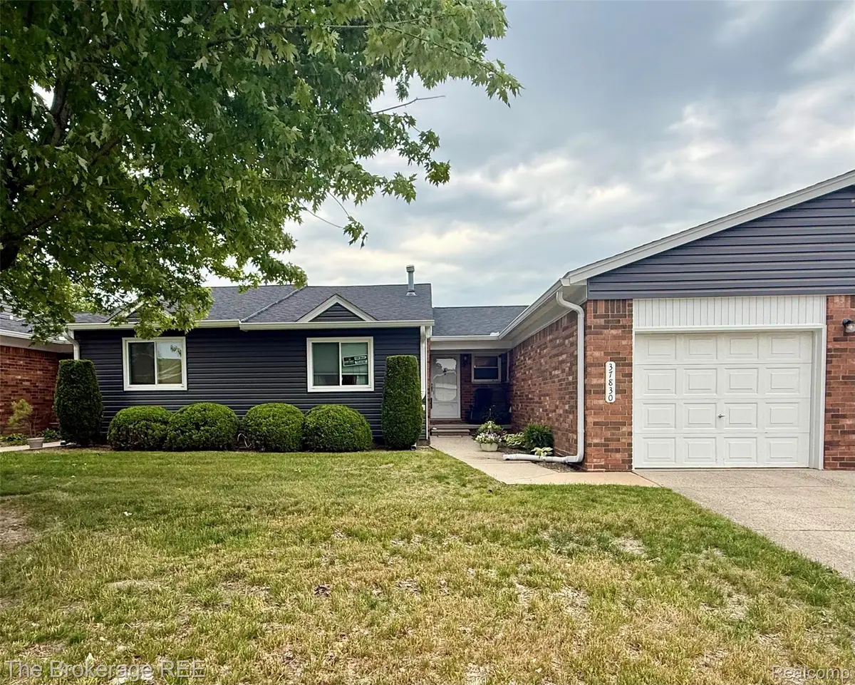 37830 Erna Drive, Sterling Heights, MI 48312 - #1