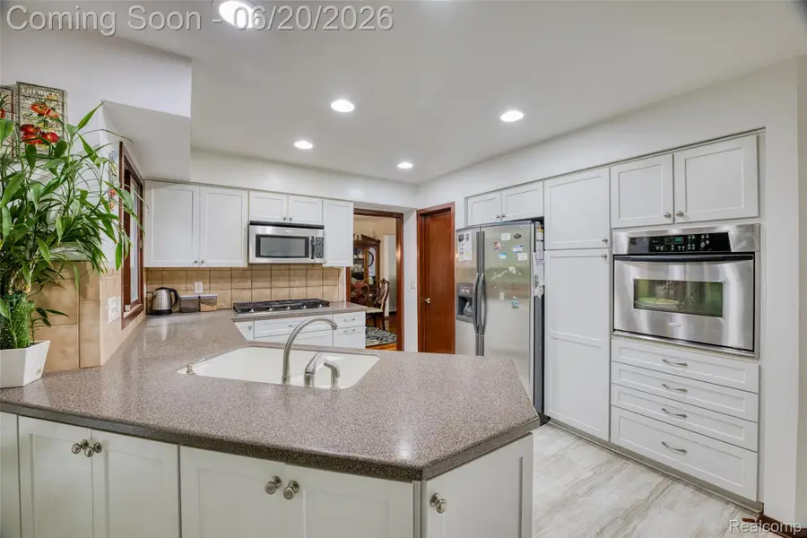 31250 Westwood Road, Farmington Hills, MI 48331 - #3