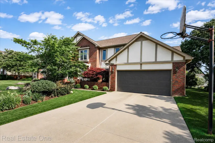 3596 Aynsley Drive, Rochester Hills, MI 48306 - #2