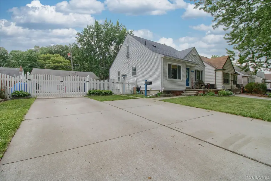 1813 Buckingham Avenue, Lincoln Park, MI 48146 - #3