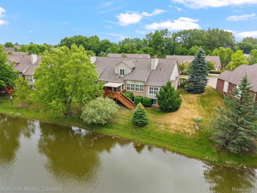 49455 N Glacier Avenue #43, Northville, MI 48168 - #2