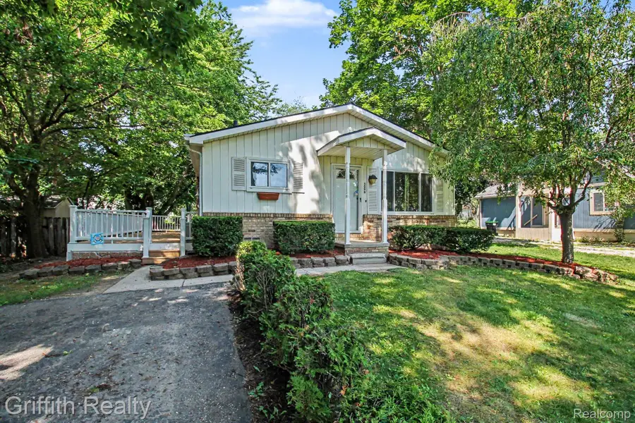 5096 Walker Drive, Brighton, MI 48114 - #2