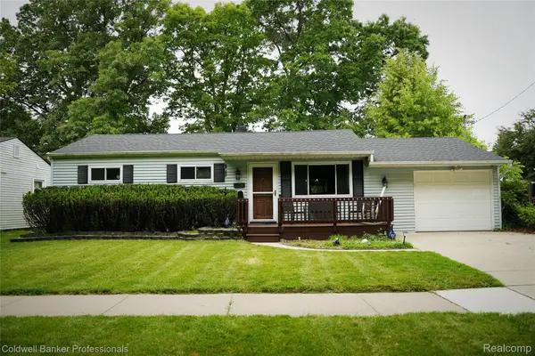 1017 N East Street, Fenton, MI 48430