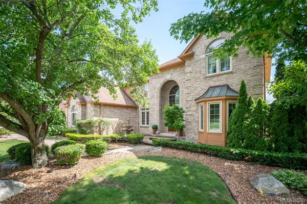 2935 Ivy Hill Drive, CommerceTwp, MI 48382