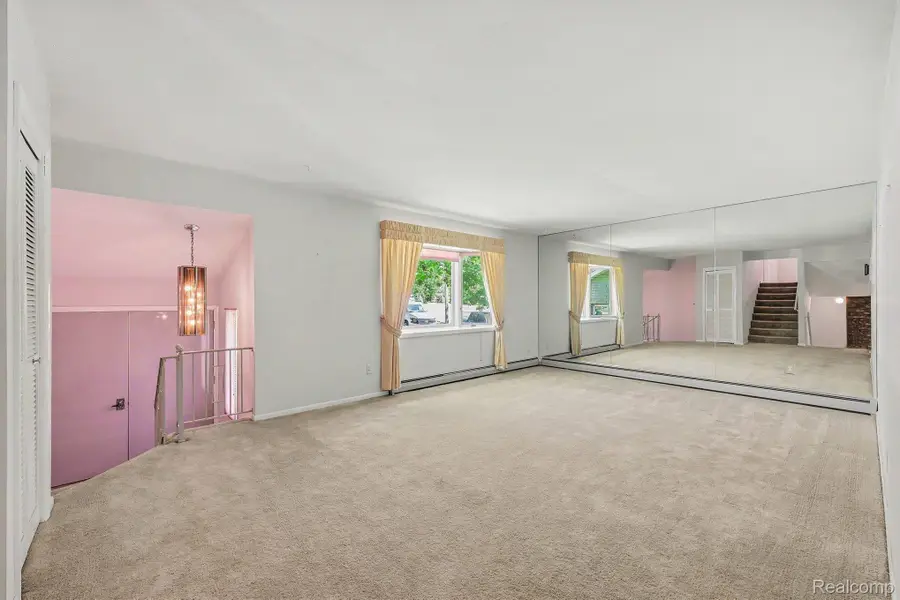 1457 W Avon Road, Rochester Hills, MI 48309 - #3