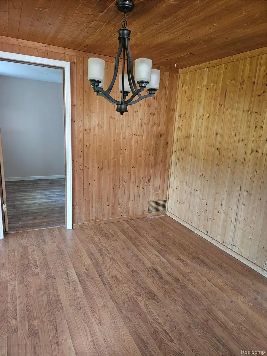 209 Park Street, Gaines, MI 48436 - #3