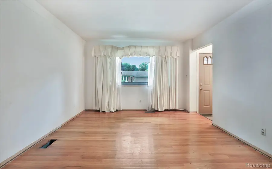 14628 Yale Street, Livonia, MI 48154 - #3