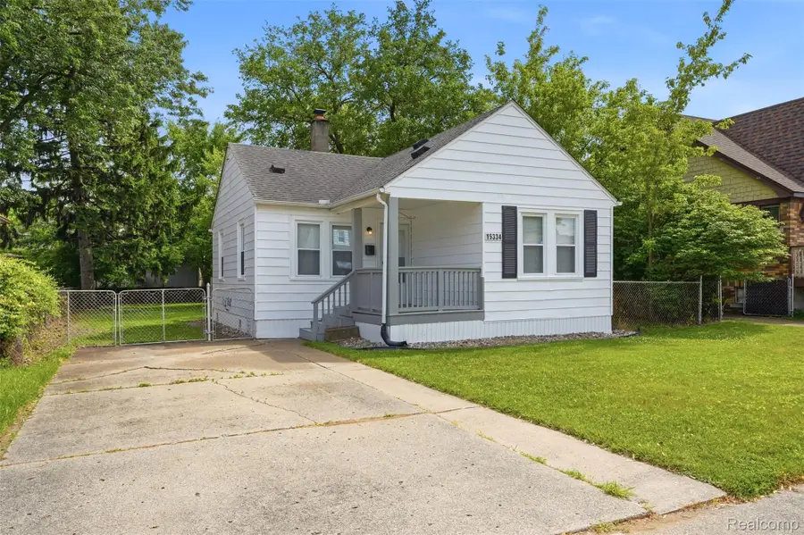 15334 Evergreen Avenue, Eastpointe, MI 48021 - #2