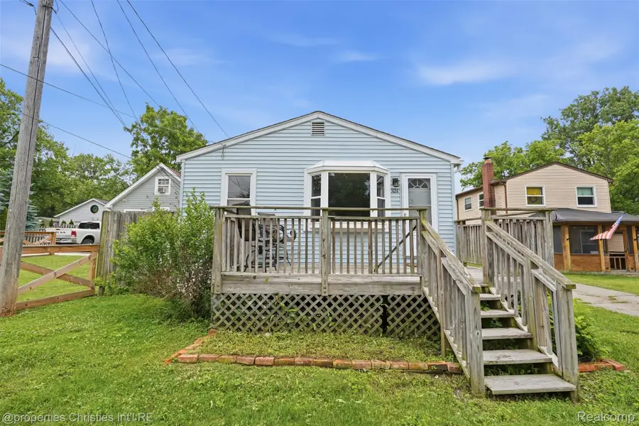 3124 Bessie Street, Auburn Hills, MI 48326 - #2