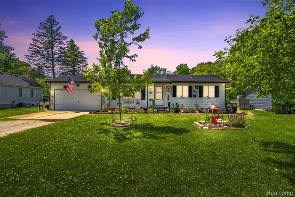 1378 Roat Court, Burton, MI 48509