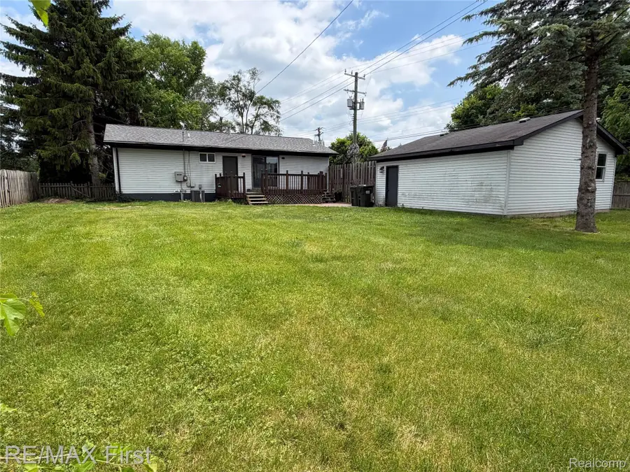 2830 Hessel Avenue, Rochester Hills, MI 48307 - #2