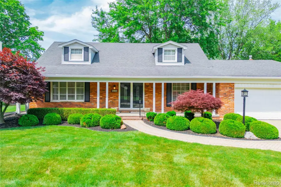 8236 Burning Bush Road, Grosse Ile, MI 48138 - #2