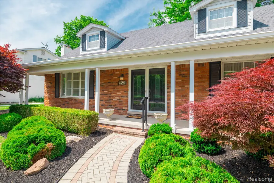 8236 Burning Bush Road, Grosse Ile, MI 48138 - #3