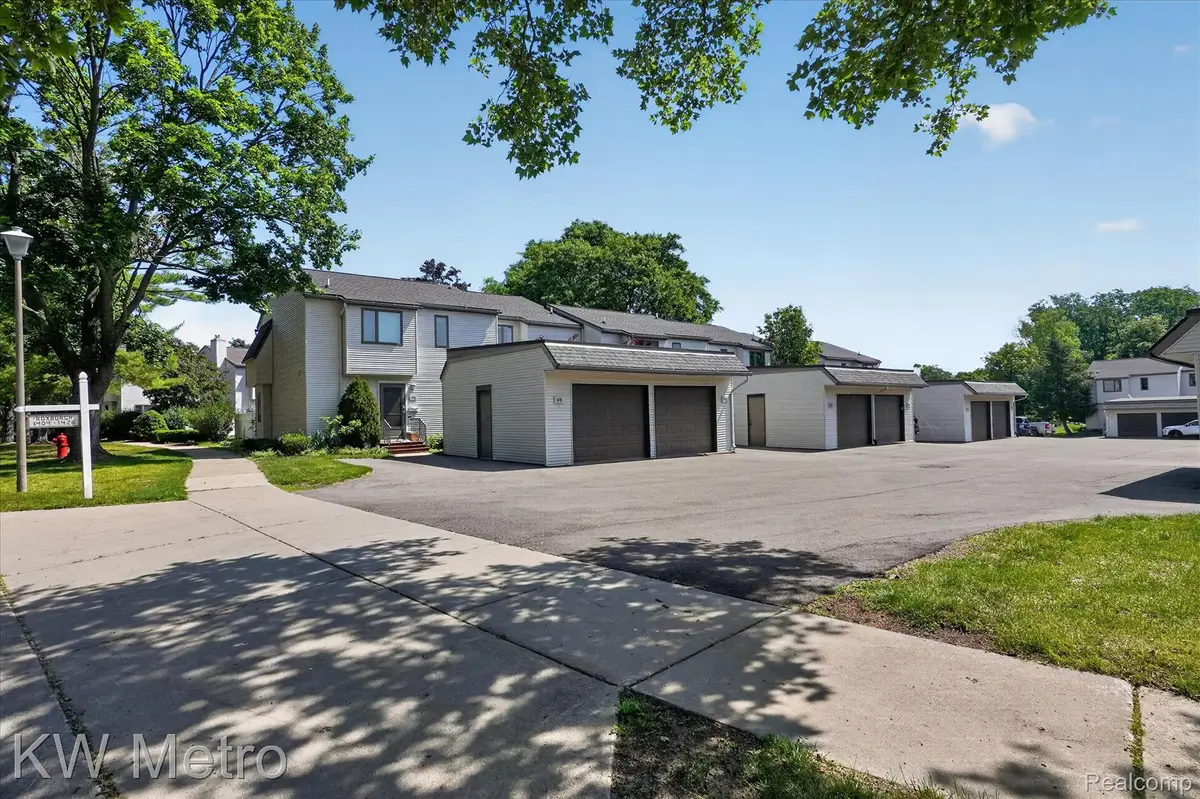 1420 Roxburgh Avenue, East Lansing, MI 48823 - #1