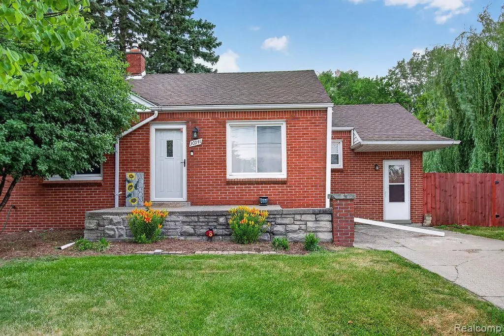 30541 Utica Road, Roseville, MI 48066 - #1
