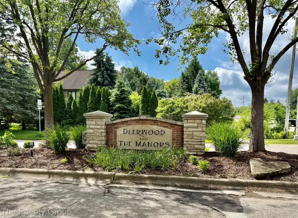 6248 E Crest Forest Court, Clarkston, MI 48348