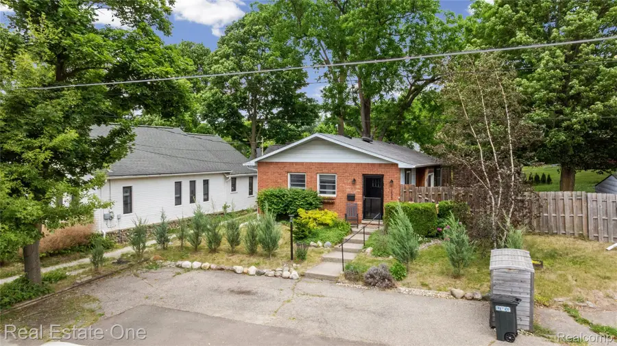 225 1st Street, Fenton, MI 48430 - #2