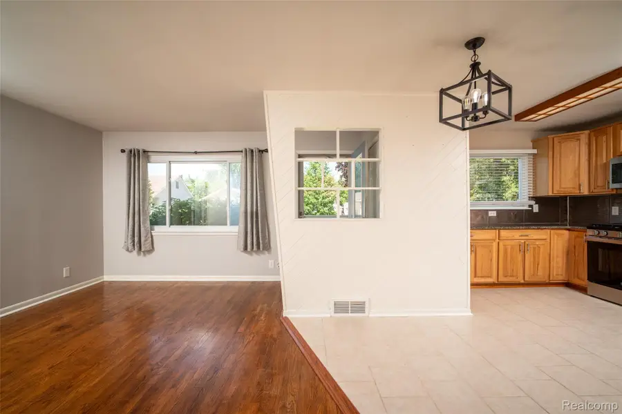 23814 Elmira Street, Saint Clair Shores, MI 48082 - #2