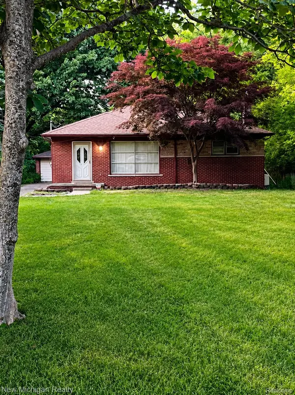 21550 Duns Scotus Street, Southfield, MI 48075